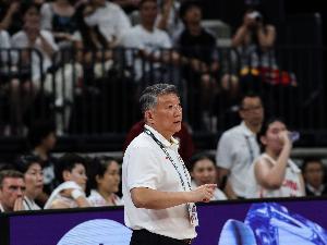 媒体人：中国女篮今天是严重的轻敌导致输球 又装又浪