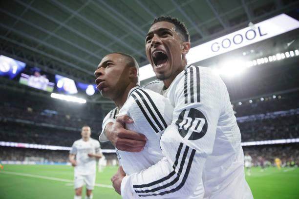 1729985729937053833.jpg 2180511158-612x612.jpg