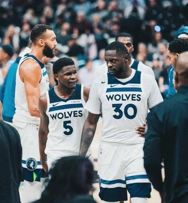 彩票-森林狼3亿豪阵夺冠无望？2操作名为补强实为埋雷 苦了华子一个人|兰德尔|唐斯|戈贝尔|爱德华兹|篮板球_新浪体育_新浪新闻